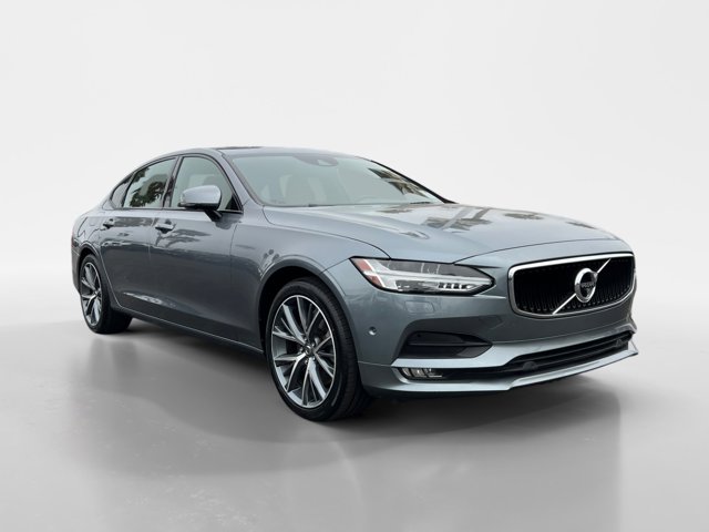 2018 Volvo S90 Momentum